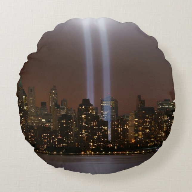 Cojín Redondo Tributo del World Trade Center en luz en Nueva (Anverso)