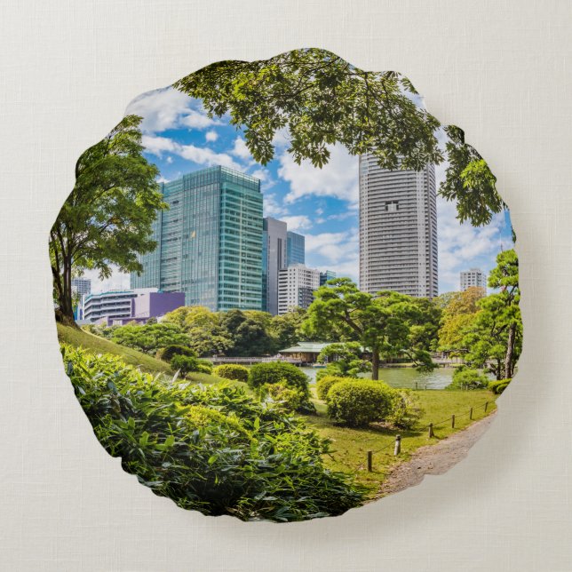 Cojín Redondo Un paseo por los jardines de Hama Rikyu, Tokio (Reverso)