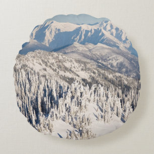 Cojín Redondo Una vista escénica de las montañas y de los