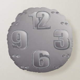 Cojín Redondo viendo el reloj