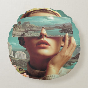 Cojín Redondo Visión de paisaje surrealista, retrato femenino su