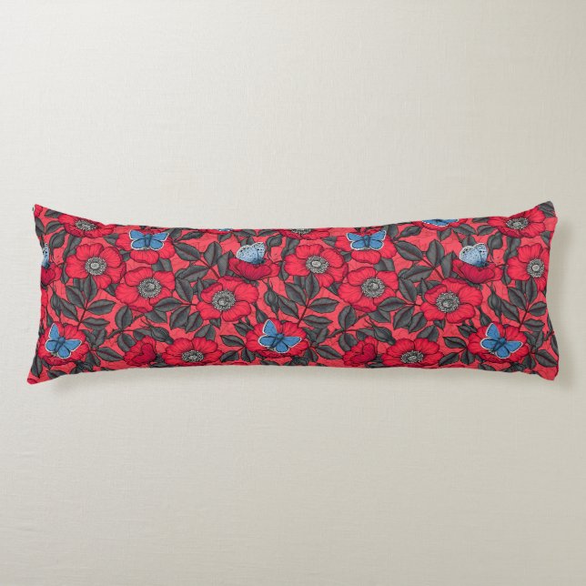 Cojín Rosa de perro y mariposas en rojo y azul (Anverso)