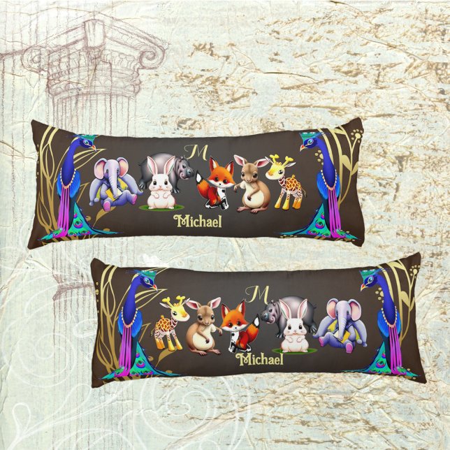 Cojín Selva Safari Elephant Hare Rhino Monograma (Jungle Safari Peacock Elephant Hare Rhino Monogram Body Pillow)