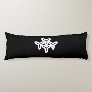 Cojín Tri-blade gótico