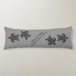 Cojín Tribal Sea Turtles and Text in Black on gray