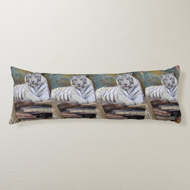 Cojín White Tiger Mixed-Media Collage – Elegant Art Pill (Anverso)