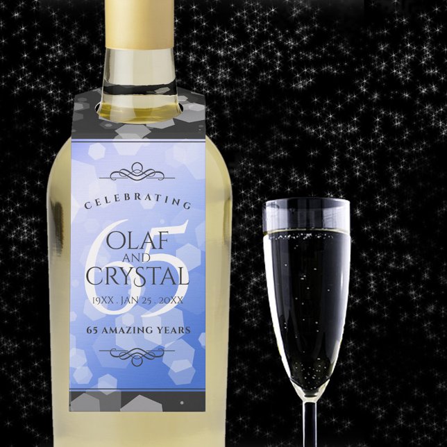 Colgador Para Botellas Aniversario de bodas de zafiro azul elegante 65 (65th wedding anniversary bottle hanger with champagne flute on a starry night sky.)
