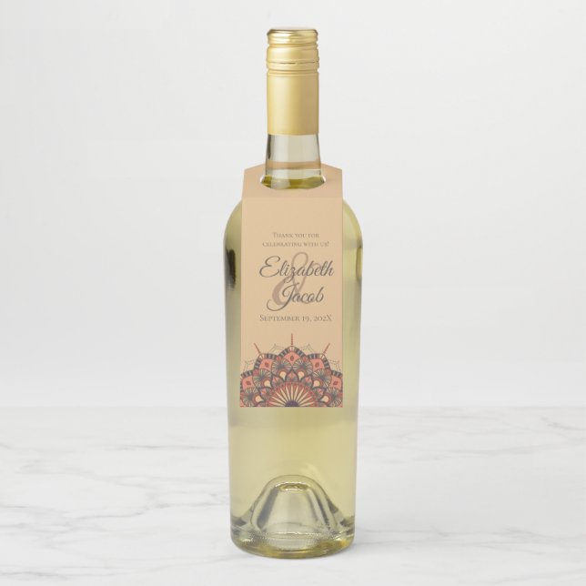 Colgador Para Botellas Boda de Mandala de Peach marrón contemporáneo (En botella)