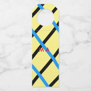 Colgador Para Botellas Monograma simple añada su letra de nombre man mini