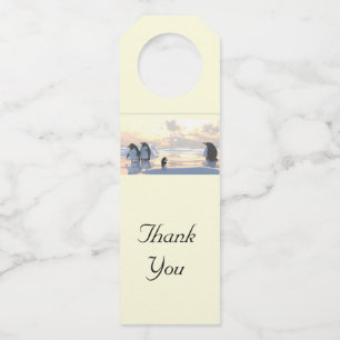 Colgador Para Botellas pingüinos enfriándose en un hielo