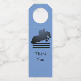 Colgador Para Botellas Saltaobstáculos saltando un obstáculo.