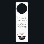 Colgador Para Puerta La máquina de escribir cuta no perturba al escrito<br><div class="desc">No perturbe el signo de sus sesiones de escritura para que su flujo permanezca ininterrumpido. No moleste en letras delgadas y modernas y su nombre en un guión encantador encima de una tipegrafía linda con un corazón rosado en el papel.</div>