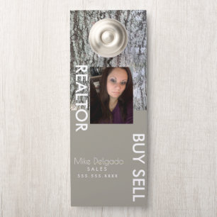 Colgador Para Puertas Agente de ventas en casa de Modern Property Manage