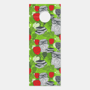 Colgador Para Puertas Búho en rosas rojas