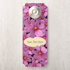 Colgador Para Puertas Diseño de flores moradas de cosmos en un fondo neg