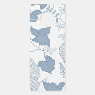 Colgador Para Puertas Flores azules japonesas de fondo blanco