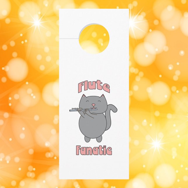 Colgador Para Puertas Flute Fanatic Pink Gray Cat (A door hanger with a gray flute playing cat and the text Flute Fanatic.)
