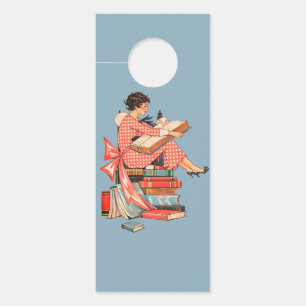 Colgador Para Puertas Ilustración de lector de libros antiguos
