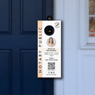 Colgador Para Puertas Moderno Peach Simple Notary Public Photo Logo QR