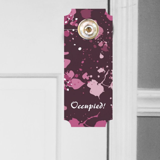 Colgador Para Puertas Placa de pintura rosada artística para el texto (Artistic Pink Paint Splatter Your Text Door Hanger)