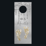 Colgador Para Puertas Purpurina de oro plateado goteo de pies Baby Close<br><div class="desc">Este elegante y lujoso biombo para el biombo es perfecto para el ambiente glamuroso. Presenta unas impresiones falsas impresas de purpurina brillante de plata y huellas de oro sobre fondo metálico cepillado de plata. Es un diseño y concepto moderno, de moda, bonito y único que te permitirá organizar la ropa...</div>