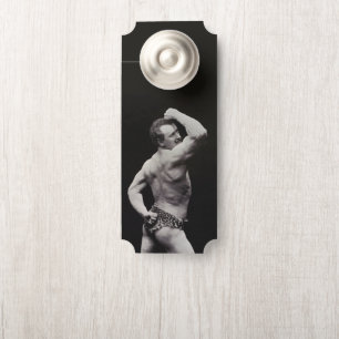 Colgador Para Puertas Una nueva postura de los hombres fuertes: la const