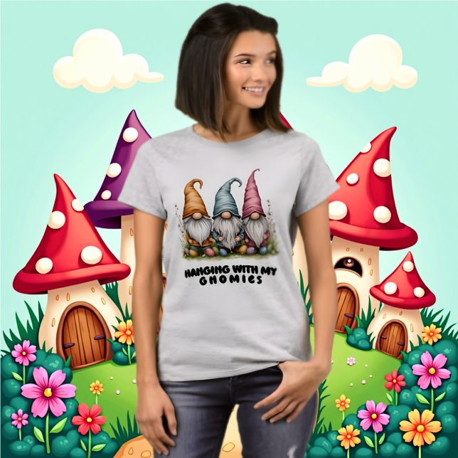 Colgando con mi camiseta gnomies (Subido por el creador)