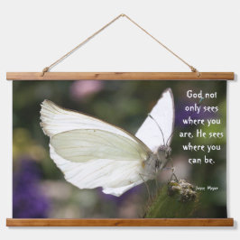 Colgando el tapiz de mariposa inspiradora