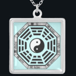 Colgante del símbolo de Yin-Yang de los Trigrams<br><div class="desc">La balanza, la energía y el buen feng-shui sean con usted dondequiera que usted vaya con este regalo del símbolo de plata de yin-Yang circundado por los ocho Trigrams. Haga clic por favor el "personalizar él" botón para cambiar el color de fondo, IE: blanco, gris, purpúreo claro ... .., de...</div>