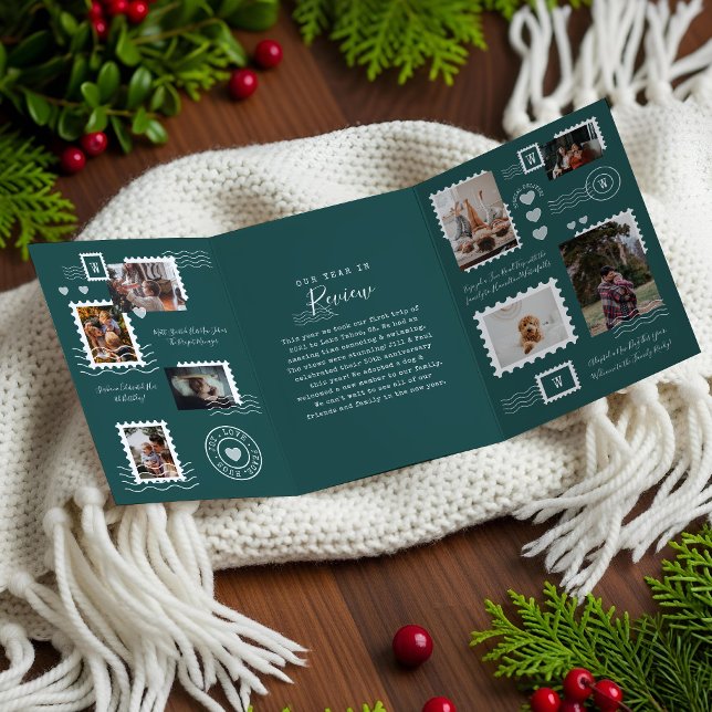 Collage de sellos postales de la familia de revisi (Year Review Family Photos Postage Stamp Collage Tri-Fold Invitation)