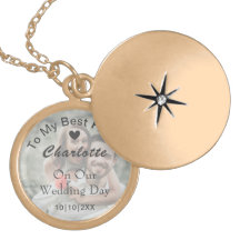 Día de la boda de la novia Mantener el regalo de r