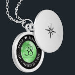 Collar Con Colgante Elegante 38° aniversario de Boda Esmeralda<br><div class="desc">¡Conmemorar el 38º aniversario del boda con este elegante cajón! Elegante serif negro y sans serif grabados con confeti hexagonal en un fondo verde esmeralda añaden un toque memorable para esta ocasión especial y un hito extraordinario. Personalizar con los nombres de la pareja feliz, y fechas para su aniversario esmeralda....</div>
