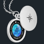 Collar Con Colgante Elegante 41° Aniversario del Boda de Topaz Azul<br><div class="desc">¡Conmemorar el 41º aniversario del boda con este elegante armario! Las elegantes letras en blanco y negro con confeti hexagonal sobre un fondo azul ceruleño añaden un toque memorable a esta ocasión especial y un hito extraordinario. Personalizar con los nombres de la pareja feliz, y añada fechas para su aniversario...</div>