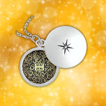 Collar Con Colgante Oro y negro - MOM - OW | Plata esterlina<br><div class="desc">Sorprendente patrón negro y oro en un collar de cestas de plata esterlina,  monogramado con MOM y WOW como un reflejo de MOM para el Día de la Madre.</div>