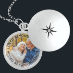 Collar Con Colgante Querido más allá de las palabras Foto personalizad<br><div class="desc">Elegante locket de fotos para mantener a un ser querido perdido cerca. La plantilla está configurada para que agregue su propia foto y también puede editar todo el texto si lo desea. El texto se encuentra sobre un puente de frontera semitransparente, encima de su foto. El texto de la muestra...</div>