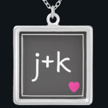 Collar de amor inicial<br><div class="desc">Añade tu inicial con la que amas. Tipo de letra y color del personalizable.</div>