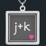 Collar de amor inicial<br><div class="desc">Añade tu inicial con la que amas. Tipo de letra y color del personalizable.</div>