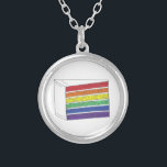Collar de la capa de pastel del Orgullo Gay Arcoir<br><div class="desc">El collar presenta un original ilustracion de marca de una rebanada de tartas a rayas de arcoiris con escarcha en la parte superior. ¡Perfecto para celebrar el Orgullo!</div>