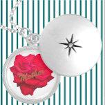 Collar de la cerradura de la rosa roja única<br><div class="desc">Este diseño de Rosa Única Roja de Zazzle y Marbeth Holidays presenta una sola rosa roja. También está disponible con una sola rosa amarilla, una sola rosa rosada o una sola rosa blanca. Las rosas rojas simbolizan el amor y la pasión, las rosas amarillas simbolizan la amistad, las rosas rosas...</div>