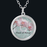 Collar de orquídeas para una doncella de honor<br><div class="desc">El collar de orquídeas para tu doncella de honor. Así que bonito con orquídeas rosas claras y un fondo verde claro.</div>
