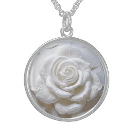 Collar De Plata De Ley Blanco Sobre Blanco - Rosa Esculpida