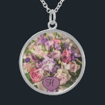 Collar De Plata De Ley Boda de novia en Bouquet Foto monograma Keepsake<br><div class="desc">Personalizar este diseño hoy! Este regalo es perfecto para la ocasión especial. Ven a ver nuestra tienda,  para todos nuestros diseños geniales.</div>