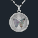 Collar De Plata De Ley Cita de fe de mariposa con motivos vintage<br><div class="desc">Patrón cosmético vintage con la frase "Tener fe es tener alas"</div>