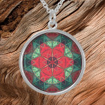 Collar De Plata De Ley Mosaico Kaleidoscopio Flor Rojo y Verde azulado<br><div class="desc">El diseño de esta flor de mosaico de caleidoscopio presenta azulejos verde azulados y rojos brillantes. Un diseño geométrico vívido inspirado en fractales,  mandalas y mosaicos de cristal teñido. Consigue este hermoso diseño trippy ahora para tu amigo favorito que ama los colores brillantes!</div>