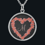 Collar De Plata De Ley Rosa floral Monograma de corazón Partido de la bod<br><div class="desc">Personalizar este diseño hoy! Este regalo es perfecto para la ocasión especial. Ven a ver nuestra tienda,  para todos nuestros diseños geniales.</div>