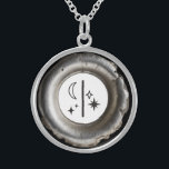 Collar De Plata De Ley *~*RUNE VIGILANDO Nórdico AP87 ISA KE<br><div class="desc">(Buscar en AP87 cosas Viking o AP40 para artículos similares ) - Silver NECKLACE JEWELRY CON INTENCIÓN - crear su propia intención. ** Si esto te atrae... la RÚNEA NORSE VIKING llamada ISA o KE tiene que ver con AUTOCONTROL , ESTILIDAD , FOCUS , IDENTIDAD . Estas RUNES se remontan...</div>