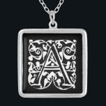 Collar de plata en Momograma<br><div class="desc">Collares Keepsake Elija ya sea el acabado plateado de oro o el Personalizado exclusivo de plata estéril !st Navidades Boda regalo Keepsake Wedding Party Necklaces - para cambiar el color de fondo - haga clic en personalizar - haga clic en editar - elija la última herramienta en el menú desplegable...</div>