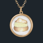 Collar de postres pasteleros franceses con crema d<br><div class="desc">El collar tiene un original ilustracion de marca de una deliciosa crema de vainilla con azúcar en polvo.</div>