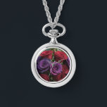 Collar de reloj de Rosa multicolor<br><div class="desc">Una mujer rosas multicolores ve el collar</div>