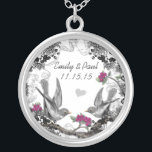 Collar del aniversario de las aves de la Fuchsia d<br><div class="desc">Collares de sake Elija Plata o Plata Estridente</div>